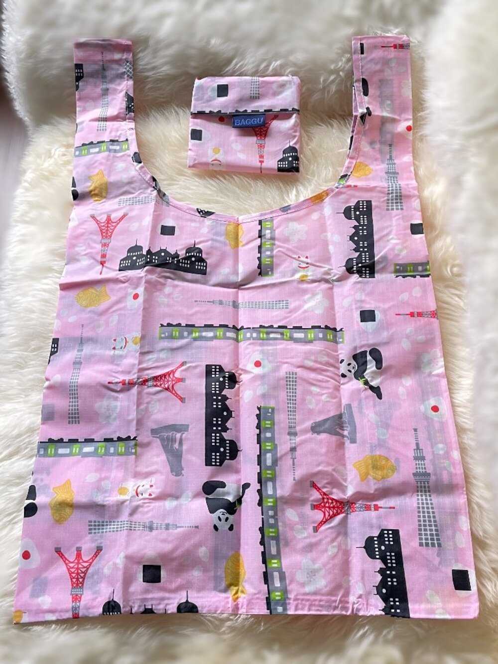 NWOT Standard Baggu - Tokyo (Japan Exclusive Print)
